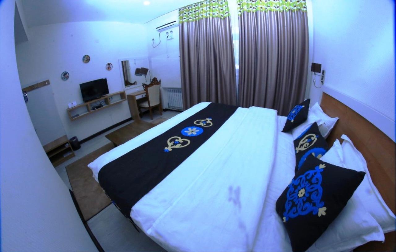 Rohat Hotel Douchanbé Extérieur photo